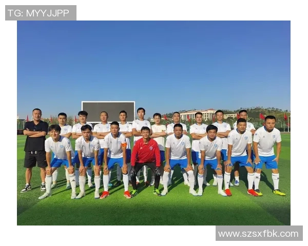 从小球场到世界舞台足球明星的成长故事与奋斗历程